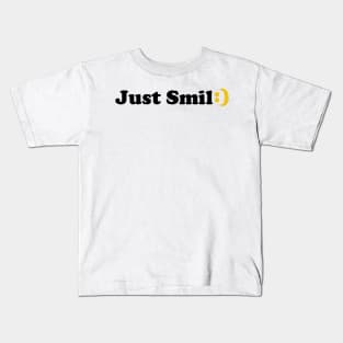 Just smile Kids T-Shirt